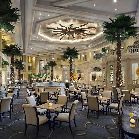 Hotel The Peninsula Manila Makati City Exteriér fotografie The lobby