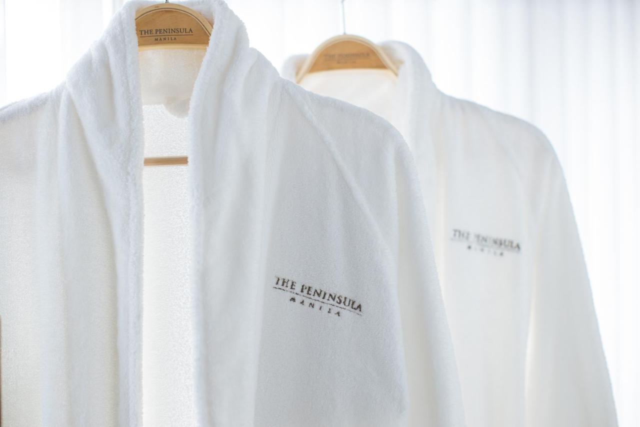 Hotel The Peninsula Manila Makati City Exteriér fotografie The Peninsula Bathrobe