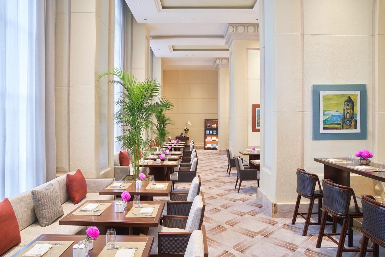 Hotel The Peninsula Manila Makati City Exteriér fotografie The restaurant