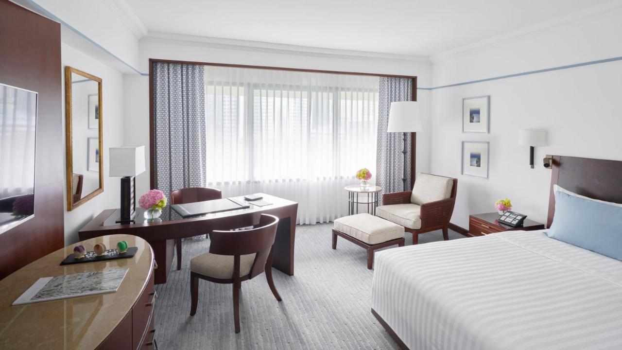 Hotel The Peninsula Manila Makati City Exteriér fotografie A room at the Conrad Hong Kong