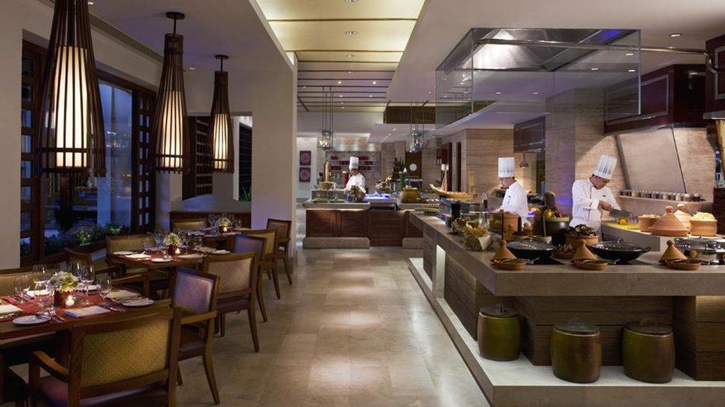 Hotel The Peninsula Manila Makati City Exteriér fotografie The restaurant