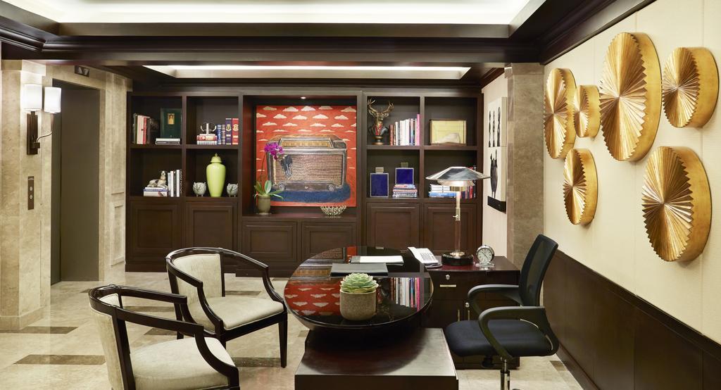 Hotel The Peninsula Manila Makati City Exteriér fotografie The office of the Chairman